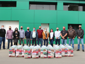 CERMOFUL entrega mais de 500 cestas básicas às famílias do baixa renda.